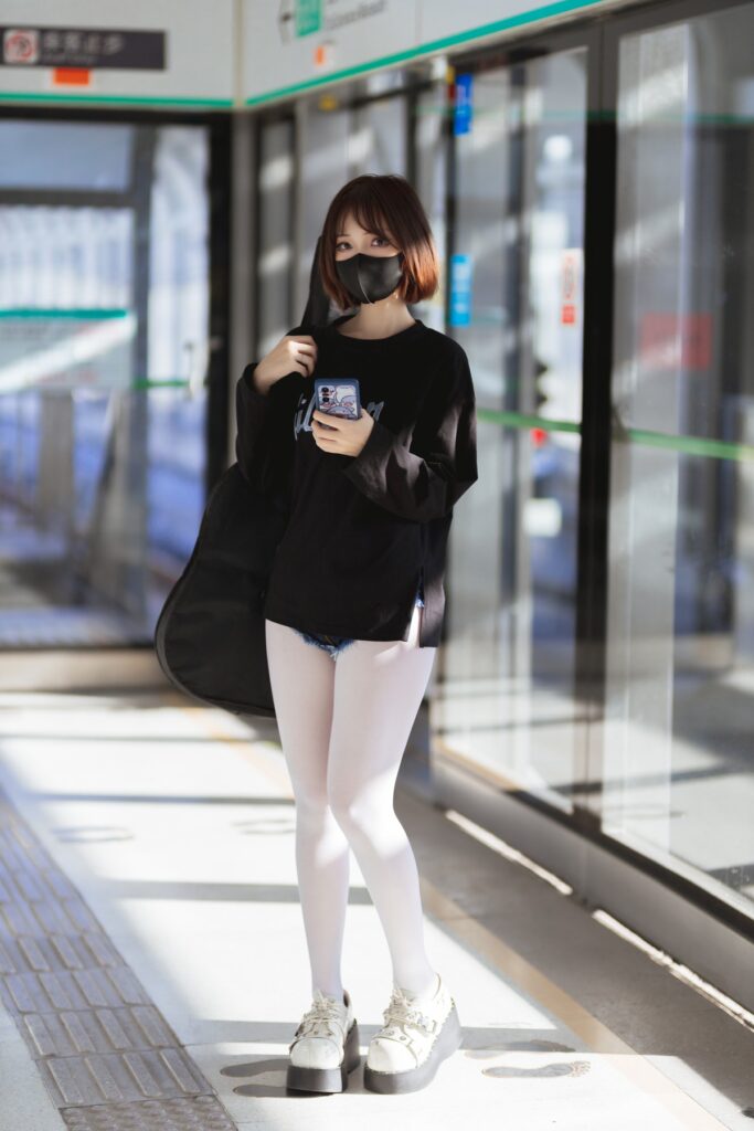 洛桑w伊梓 002 地鐵吉他 [26P/275MB]插圖