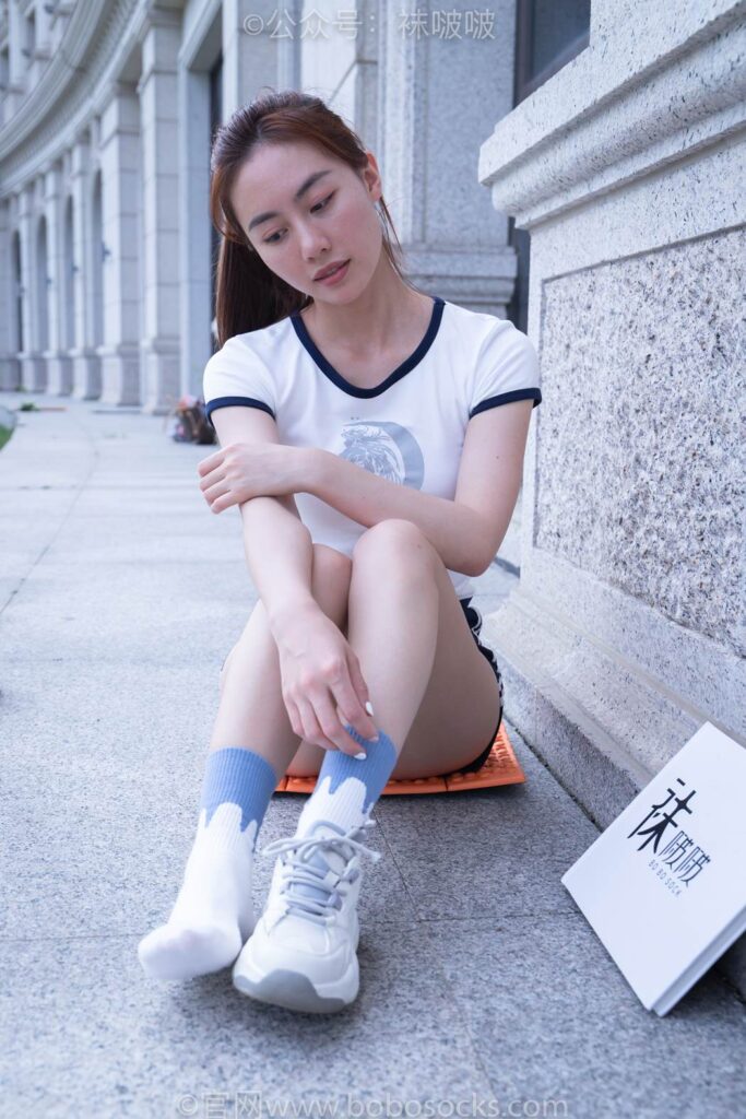 [BoBoSocks襪啵啵]NO.028 小米-運動鞋、白棉襪、裸足 [133P/1V/6.50GB]插圖3