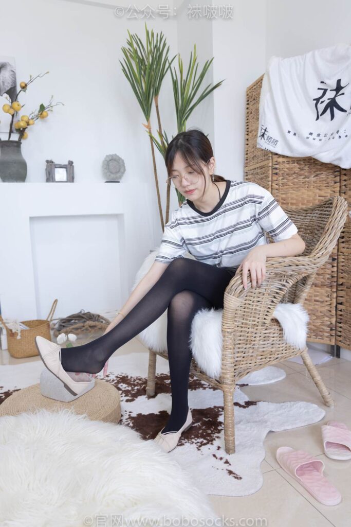 [BoBoSocks襪啵啵]NO.029 小甜豆-平底鞋、厚黑絲、厚肉絲、踩餅干劇情 [144P/1V/4.09GB]插圖2