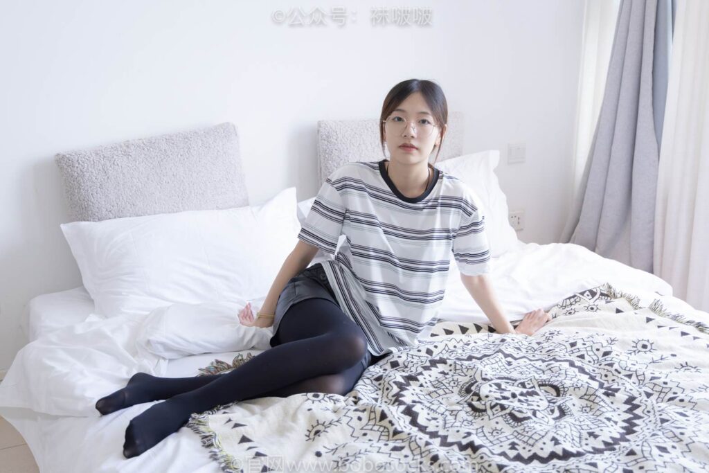 [BoBoSocks襪啵啵]NO.029 小甜豆-平底鞋、厚黑絲、厚肉絲、踩餅干劇情 [144P/1V/4.09GB]插圖3