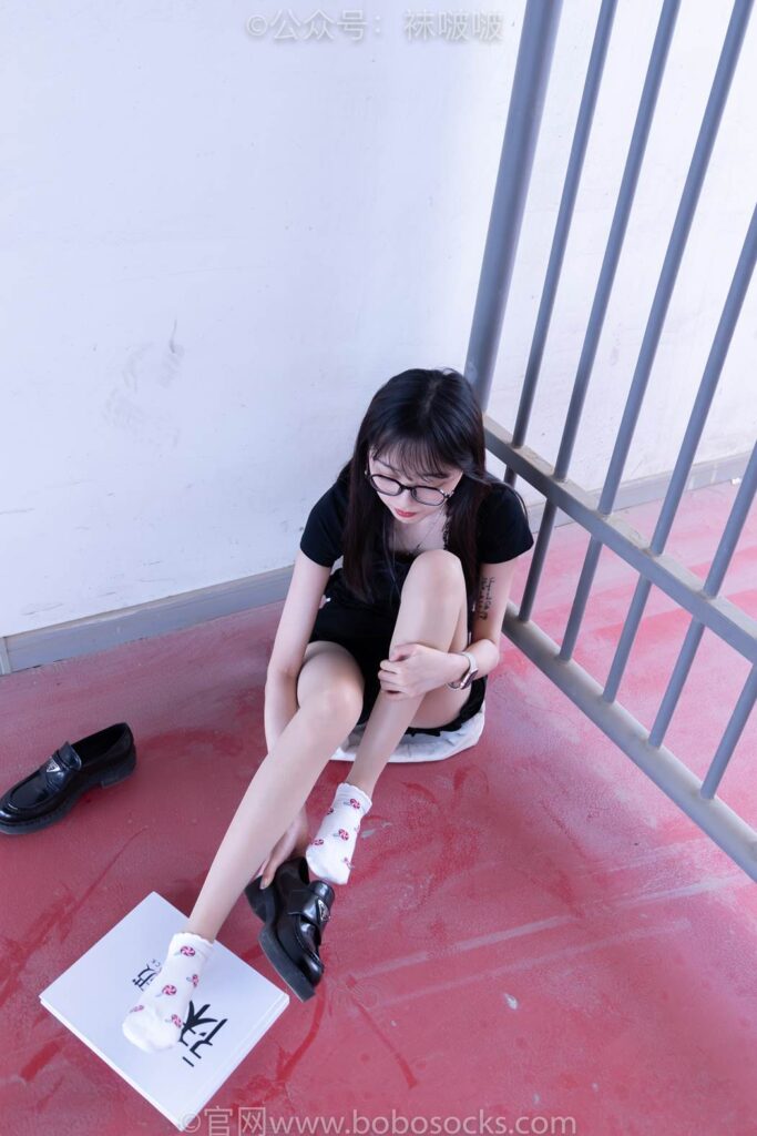 [BoBoSocks襪啵啵]NO.030 稚予- 皮鞋、短白棉襪、肉絲 [141P/1V/3.03GB]插圖3