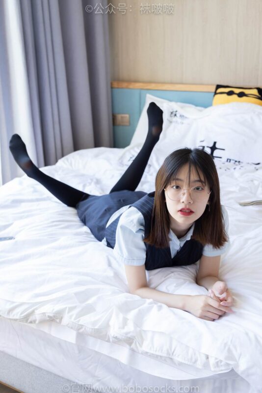 [BoBoSocks襪啵啵]NO.038 小甜豆-建行行服、高跟鞋、厚黑絲 [131P/1V/6.37GB]-無料攝影圈