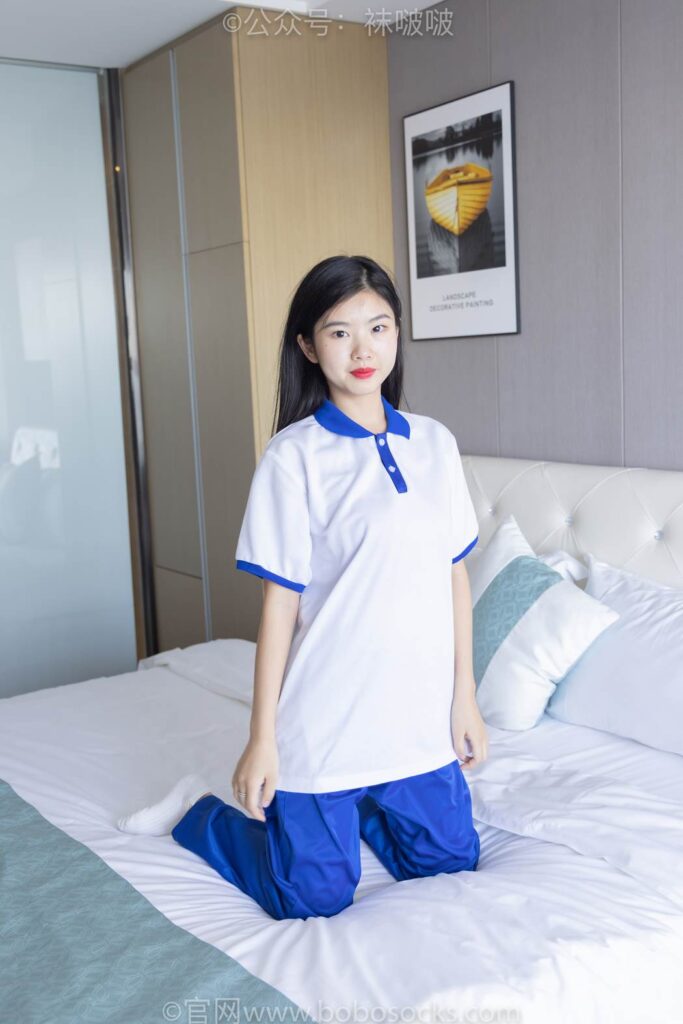 [BoBoSocks襪啵啵]NO.039 小奶熊-校服、vans帆布鞋、短白棉襪、裸足 [154P/1V/7.00GB]插圖3