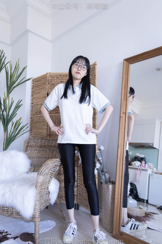 [BoBoSocks襪啵啵]NO.044 稚予-貝殼頭、匡威帆布鞋、短肉絲 [154P/1V/5.40GB]插圖2