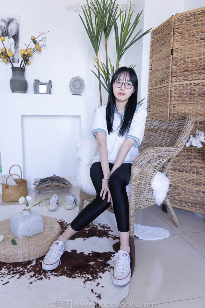 [BoBoSocks襪啵啵]NO.044 稚予-貝殼頭、匡威帆布鞋、短肉絲 [154P/1V/5.40GB]插圖3