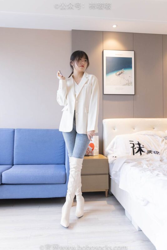 [BoBoSocks襪啵啵]NO.050 小甜豆-高跟長靴、白棉襪 [175P/1V/8.02GB]-無料攝影圈