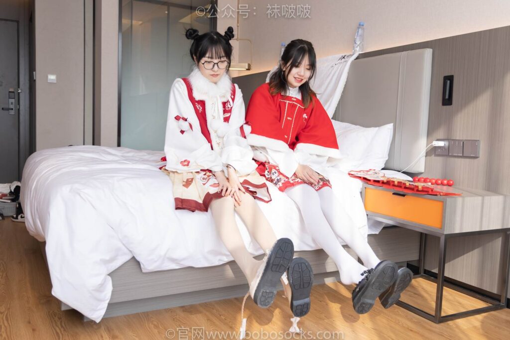 [BoBoSocks襪啵啵]NO.054 小甜豆與稚予-給大家拜年啦[139P/1V/5.87GB]插圖2