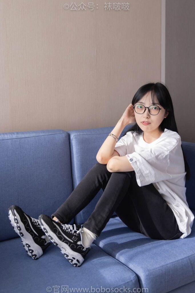 [BoBoSocks襪啵啵]NO.055 稚予-斯凱奇運動鞋、白棉襪、黑棉襪[139P/1V/6.67GB]插圖3