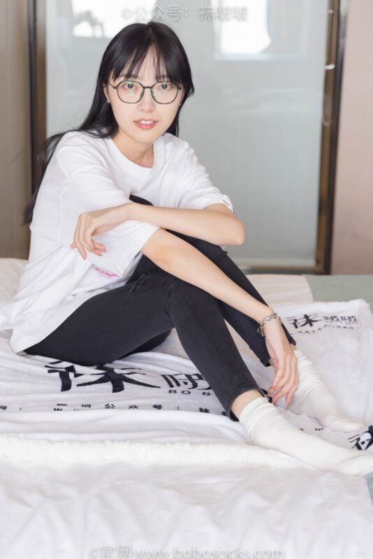 [BoBoSocks襪啵啵]NO.055 稚予-斯凱奇運(yùn)動(dòng)鞋、白棉襪、黑棉襪[139P/1V/6.67GB]-無料攝影圈