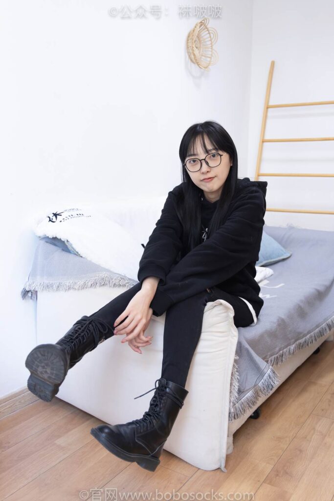 [BoBoSocks襪啵啵]NO.061 稚予-短靴、白棉襪、裸足 [145P/1V/6.96GB]插圖2