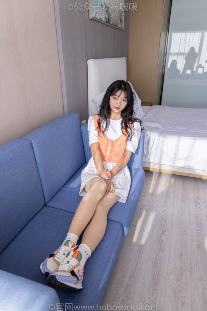 [BoBoSocks襪啵啵]NO.062 涵涵-運(yùn)動(dòng)鞋、白棉襪、厚肉絲 [145P/1V/6.63GB]插圖2