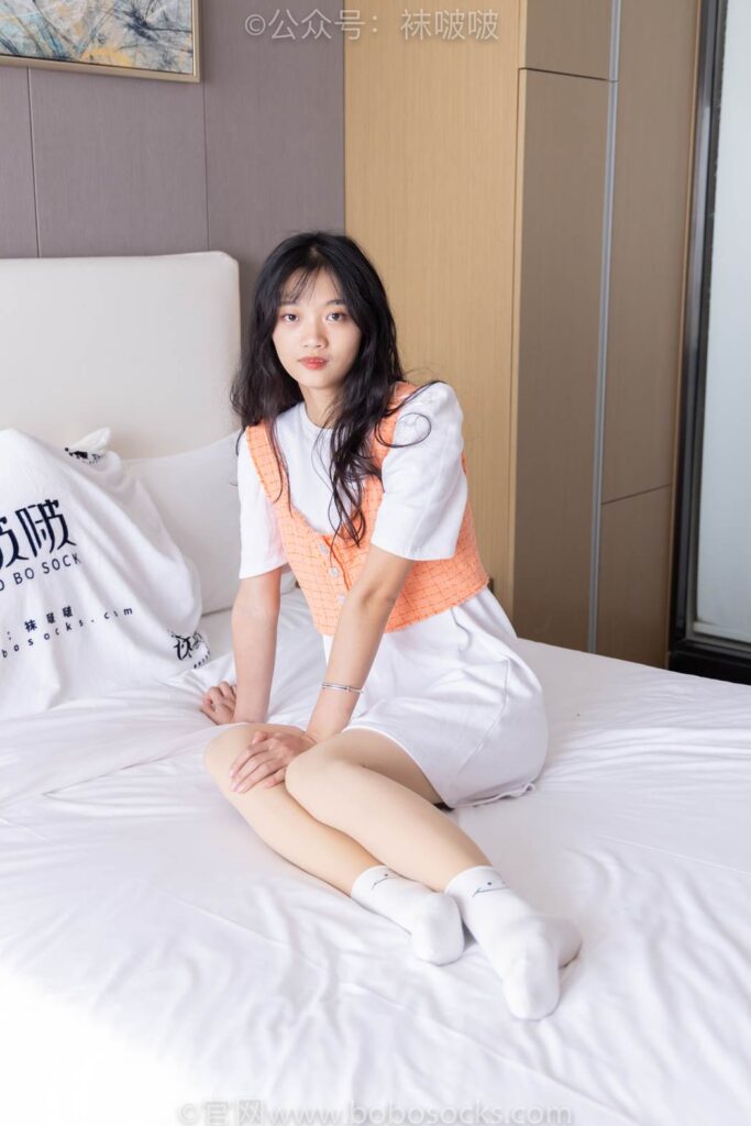 [BoBoSocks襪啵啵]NO.062 涵涵-運(yùn)動(dòng)鞋、白棉襪、厚肉絲 [145P/1V/6.63GB]插圖