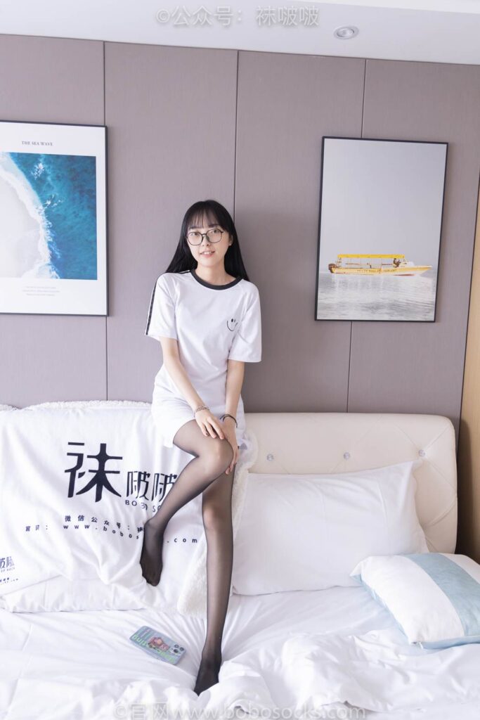 [BoBoSocks襪啵啵]NO.067 稚予-匡威帆布鞋、黑絲 [125P/1V/4.83GB]插圖3