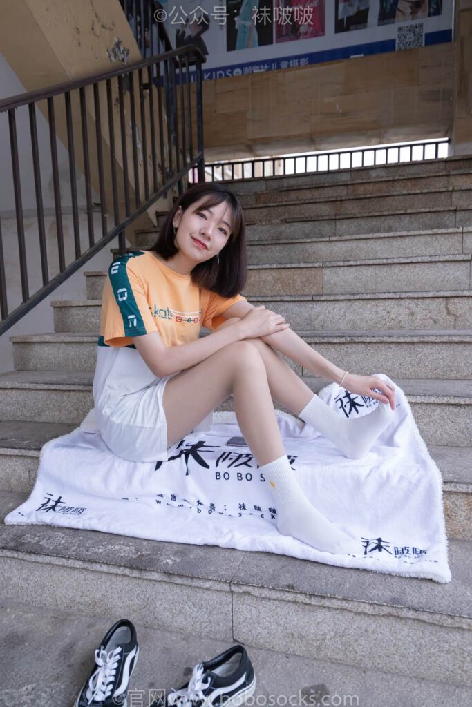 [BoBoSocks襪啵啵]NO.069 小甜豆-vans板鞋、白棉襪、肉絲 [135P/1V/7.78GB]插圖2