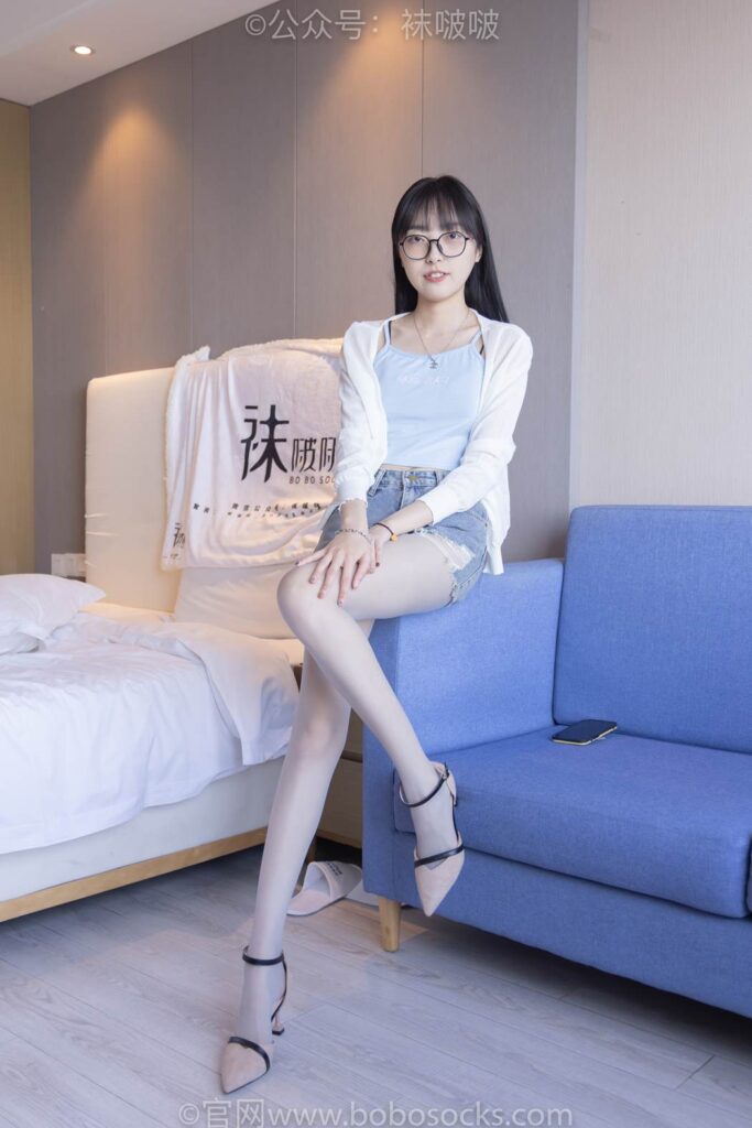 [BoBoSocks襪啵啵]NO.083 稚予-高跟鞋、涼鞋、白絲、裸足涂白色指甲油劇情[140P/1V/6.11GB]插圖1