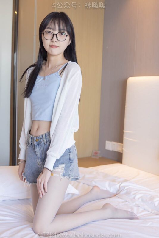 [BoBoSocks襪啵啵]NO.083 稚予-高跟鞋、涼鞋、白絲、裸足涂白色指甲油劇情[140P/1V/6.11GB]-無料攝影圈