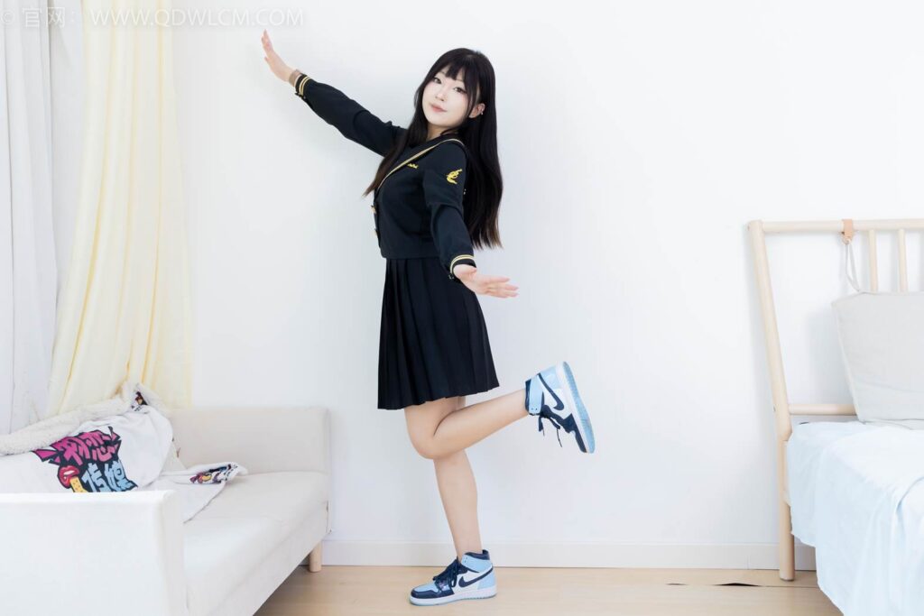 物戀傳媒 NO.2423 嘟嘟-JK制服、板鞋、白色蕾絲船襪、裸足[150P/1V/3.66GB]插圖2