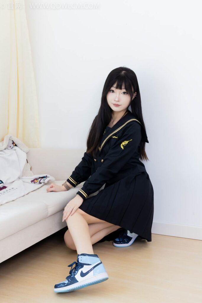 物戀傳媒 NO.2423 嘟嘟-JK制服、板鞋、白色蕾絲船襪、裸足[150P/1V/3.66GB]插圖3