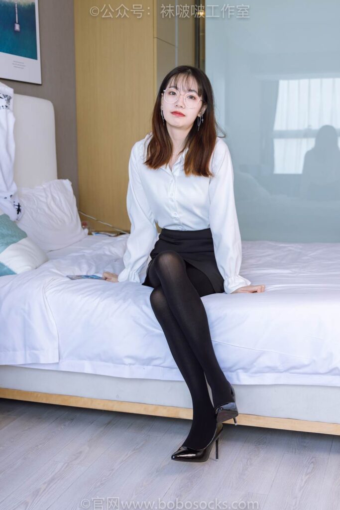 [BoBoSocks襪啵啵]NO.090 小甜豆-高跟鞋、厚黑絲[140P/1V/6.74GB]插圖1