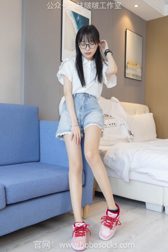 [BoBoSocks襪啵啵]NO.097 稚予-板鞋、玻璃絲短襪、肉絲[140P/1V/3.64GB]插圖1