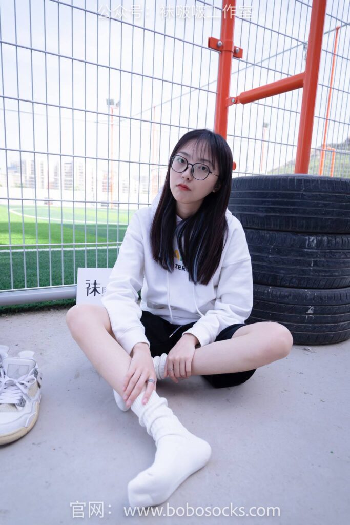 [BoBoSocks襪啵啵]NO.103 稚予-AJ籃球鞋、白棉襪、裸足[134P/1V/2.52GB]插圖3