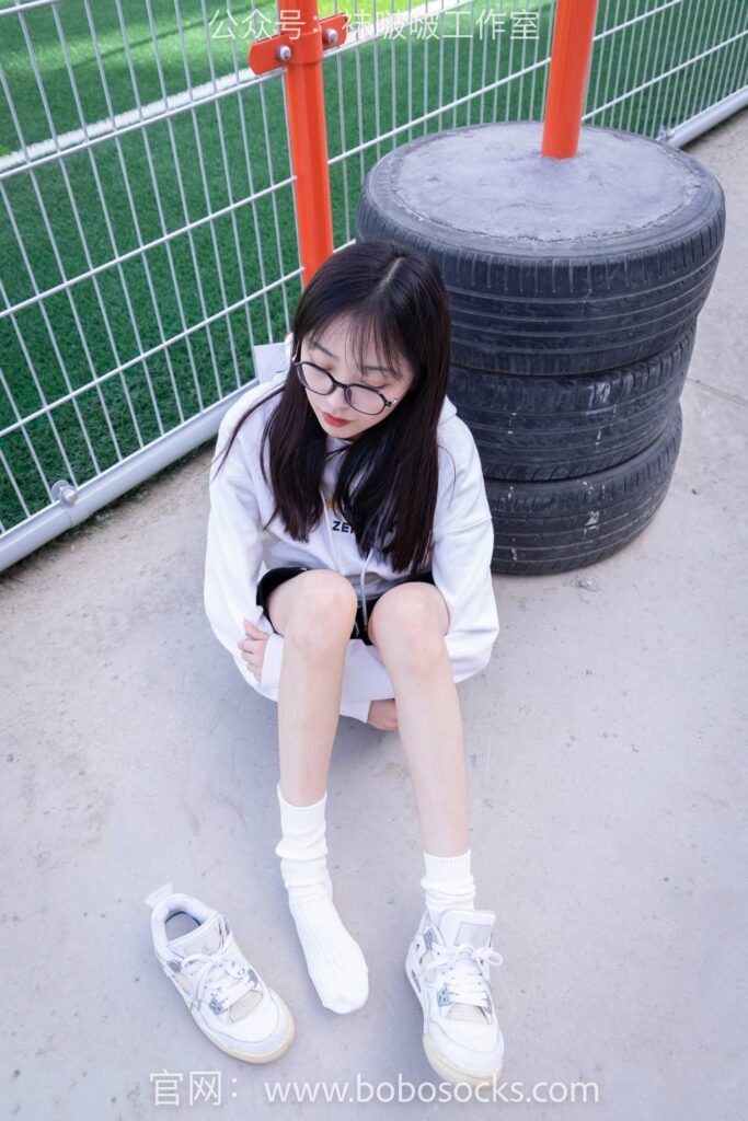 [BoBoSocks襪啵啵]NO.103 稚予-AJ籃球鞋、白棉襪、裸足[134P/1V/2.52GB]插圖2