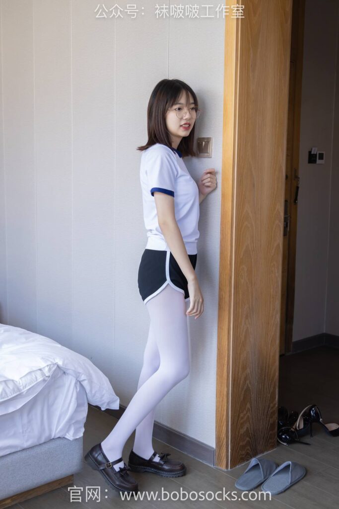 [BoBoSocks襪啵啵]NO.108 小甜豆-皮鞋、厚白絲、踩奶油蛋糕劇情[137P/1V/5.43GB]插圖2