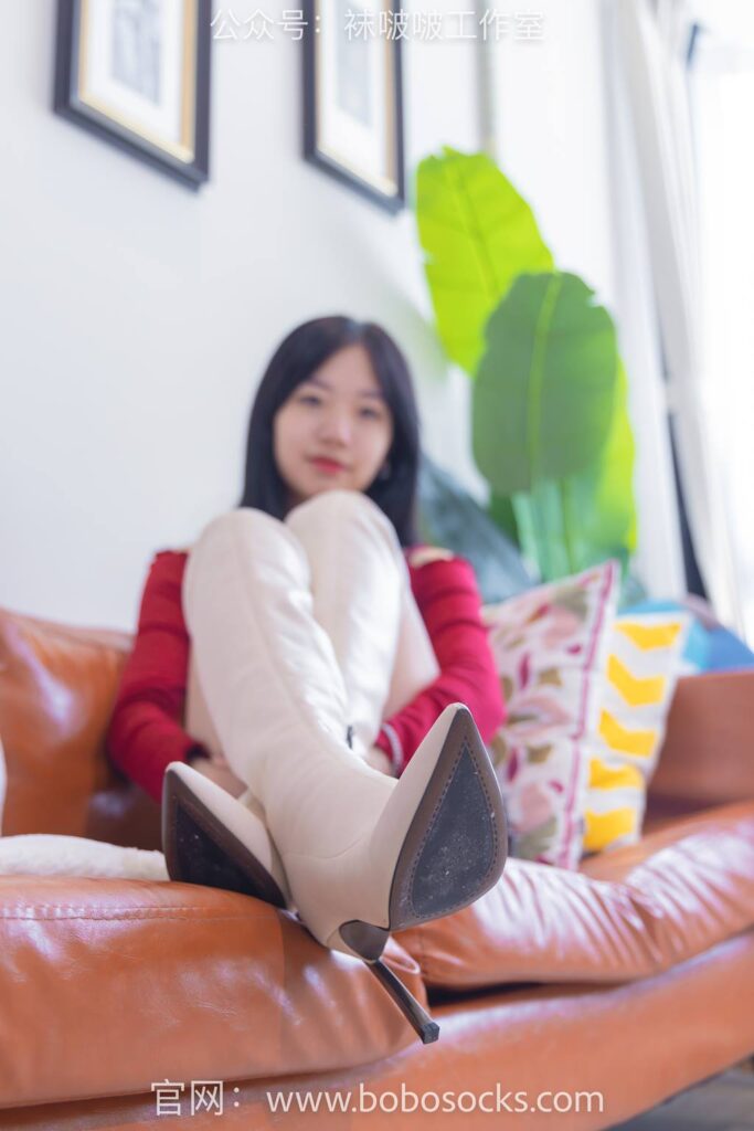[BoBoSocks襪啵啵]NO.120 小甜豆-高跟長(zhǎng)靴、白棉襪、裸足[170P/1V/6.92GB]插圖3