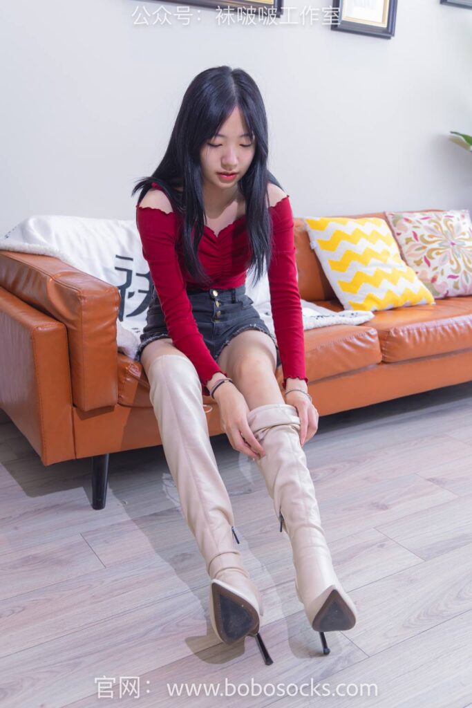 [BoBoSocks襪啵啵]NO.120 小甜豆-高跟長(zhǎng)靴、白棉襪、裸足[170P/1V/6.92GB]插圖