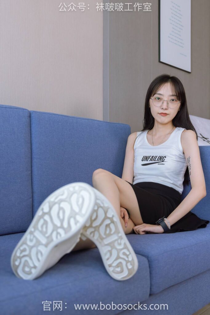 [BoBoSocks襪啵啵]NO.127 稚予-麥昆板鞋、兩雙自然穿舊棉襪、裸足 [139P/1V/5.65GB]插圖2