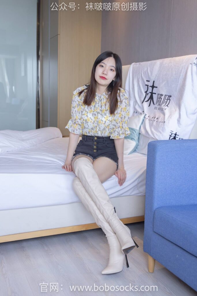 [BoBoSocks襪啵啵]NO.136 小甜豆-高跟長靴、白棉襪、裸足[200P/1V/7.32GB]插圖1