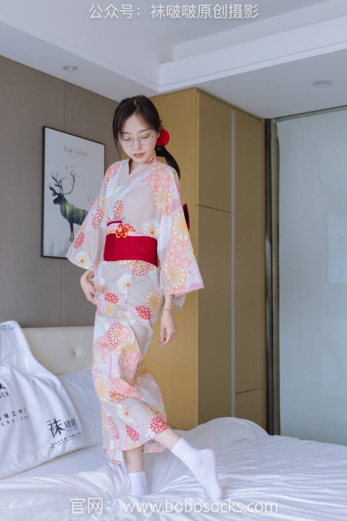 [BoBoSocks襪啵啵]NO.137 稚予-木屐、分指白棉襪、裸足、和風(fēng)浴衣[170P/1V/6.04GB]插圖