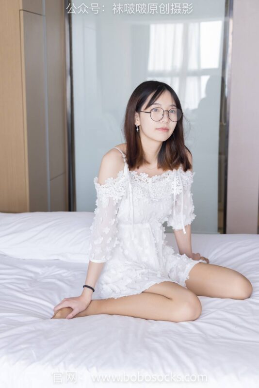 [BoBoSocks襪啵啵]NO.149 小甜豆-高跟鞋、咖啡色絲襪、肉絲打底[149P/1V/6.08GB]-無(wú)料攝影圈