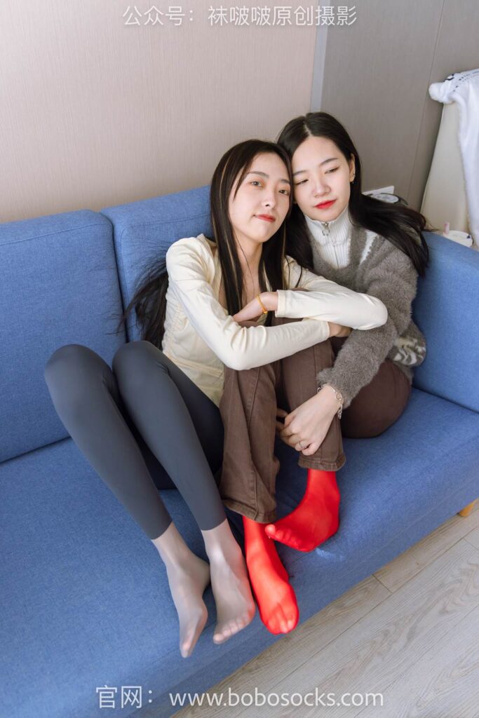 [BoBoSocks襪啵啵]NO.166 小甜豆稚予-板鞋、運(yùn)動(dòng)鞋、高跟鞋、白棉襪、藍(lán)絲[218P/1V/7.66GB]插圖