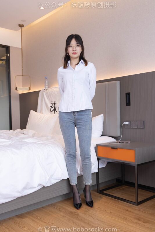 [BoBoSocks襪啵啵]NO.181 小甜豆-高跟鞋、黑絲、褲里絲[134P/1V/5.33GB]-無(wú)料攝影圈