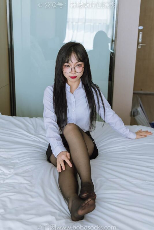 [BoBoSocks襪啵啵]NO.185 周周-ol制服、高跟鞋、黑絲[140P/1V/5.68GB]-無料攝影圈