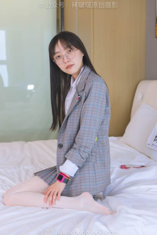 [BoBoSocks襪啵啵]NO.202 稚予-皮鞋、白色蕾絲絲襪、ol風(fēng)[140P/1V/5.90GB]-無(wú)料攝影圈