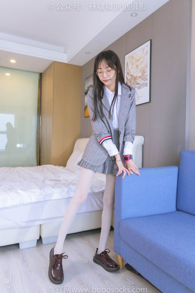 [BoBoSocks襪啵啵]NO.202 稚予-皮鞋、白色蕾絲絲襪、ol風(fēng)[140P/1V/5.90GB]插圖1