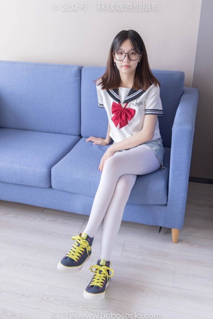 [BoBoSocks襪啵啵]NO.215 小甜豆-三雙帆布鞋板鞋、厚白絲、黑絲[144P/1V/6.54GB]插圖2