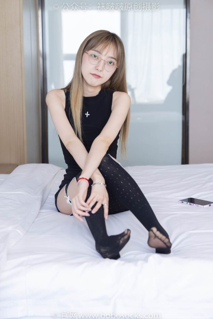 [BoBoSocks襪啵啵]NO.219 稚予-板鞋、拖鞋、厚黑絲、蕾絲黑絲[140P/1V/5.37GB]插圖2