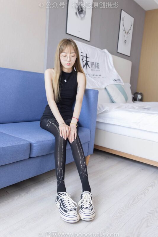 [BoBoSocks襪啵啵]NO.219 稚予-板鞋、拖鞋、厚黑絲、蕾絲黑絲[140P/1V/5.37GB]-無(wú)料攝影圈