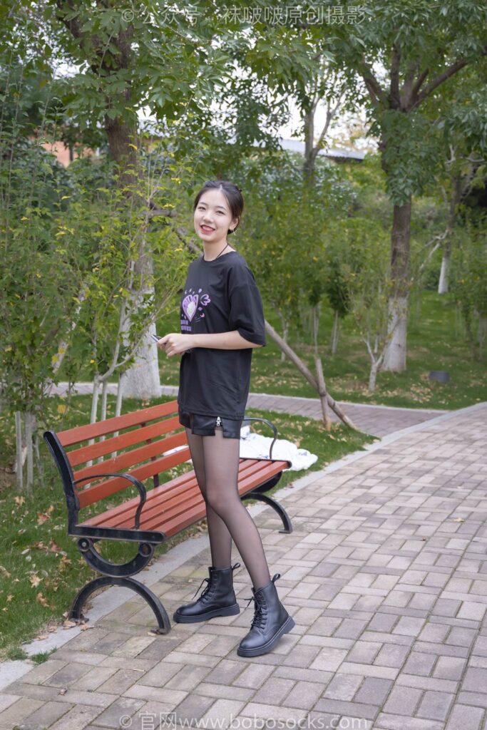 [BoBoSocks襪啵啵]NO.221 小甜豆-馬丁靴、黑絲[133P/1V/5.45GB]插圖1