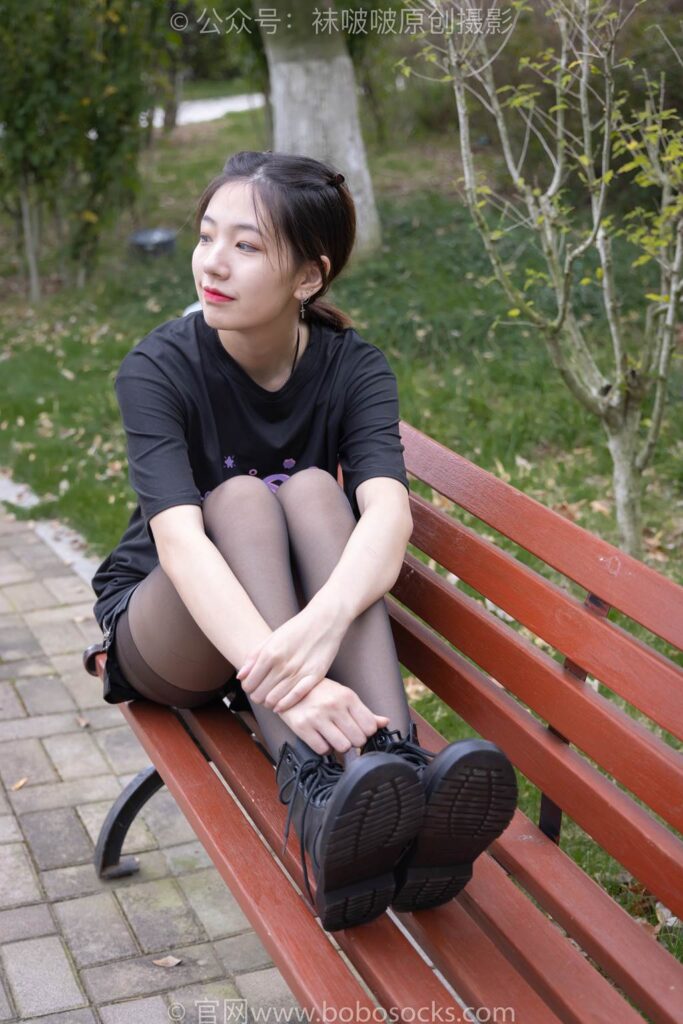 [BoBoSocks襪啵啵]NO.221 小甜豆-馬丁靴、黑絲[133P/1V/5.45GB]插圖2