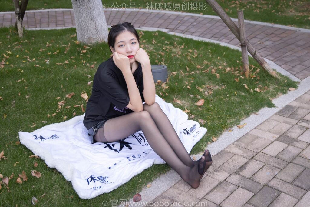 [BoBoSocks襪啵啵]NO.221 小甜豆-馬丁靴、黑絲[133P/1V/5.45GB]插圖