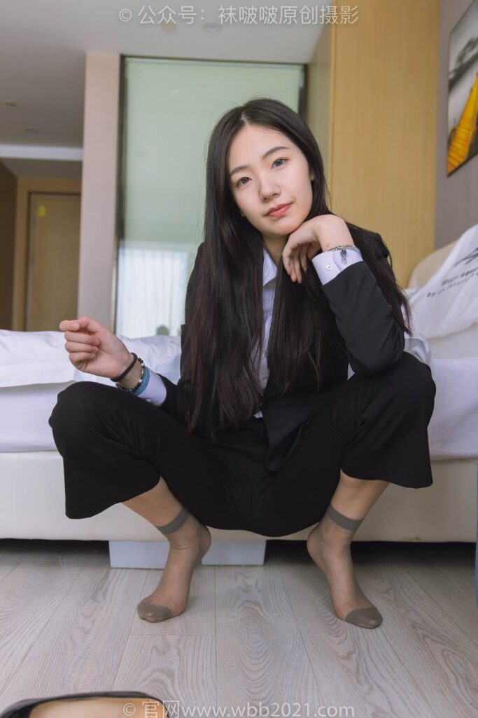 [BoBoSocks襪啵啵]NO.245 小甜豆-高跟鞋、短灰絲、半蹲鏡頭較多 [300P/1V/8.48GB]插圖