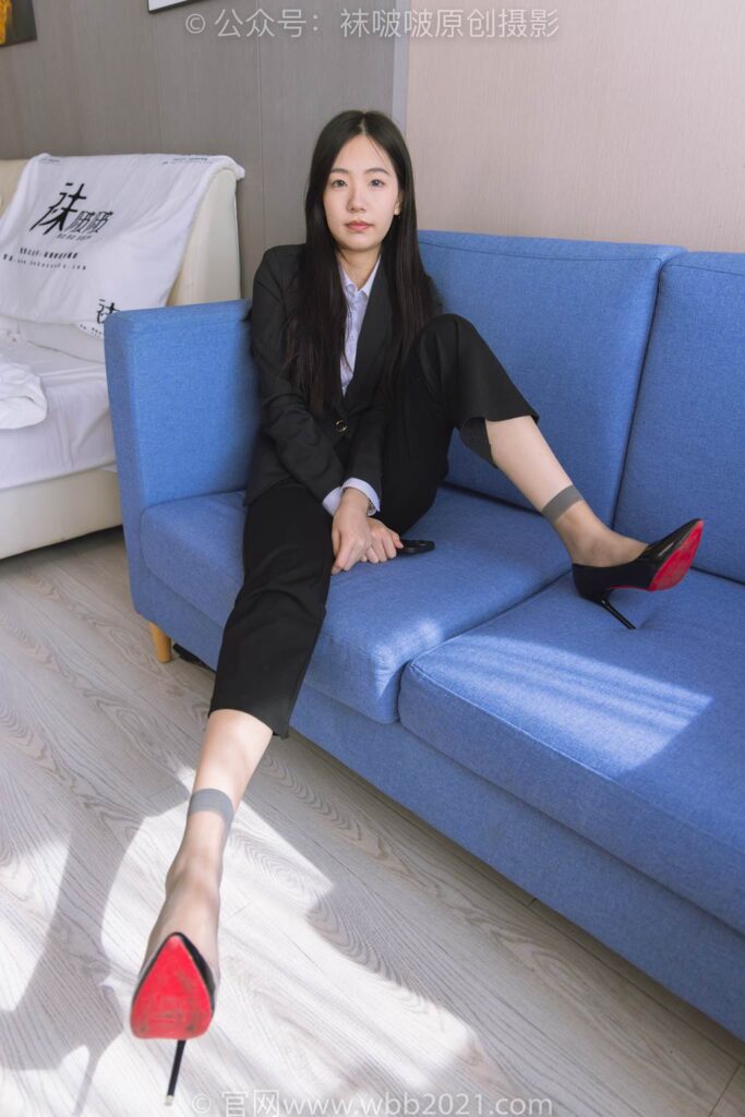 [BoBoSocks襪啵啵]NO.245 小甜豆-高跟鞋、短灰絲、半蹲鏡頭較多 [300P/1V/8.48GB]插圖3