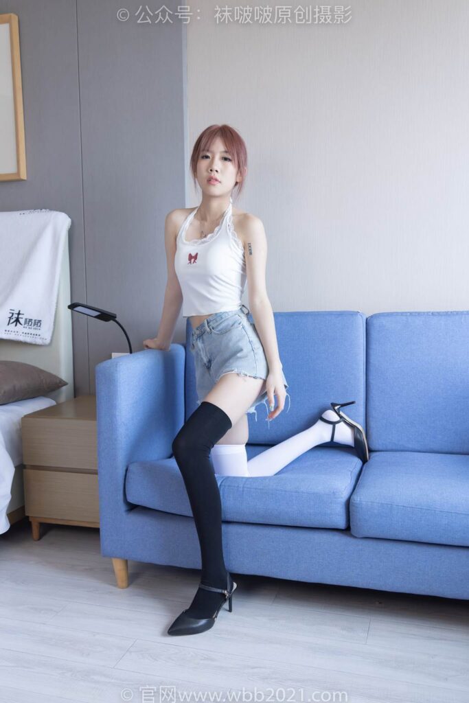 [BoBoSocks襪啵啵]NO.264 果凍-高跟鞋、貝殼頭板鞋、黑絲大腿襪、白絲大腿襪[179P/1V/6.81GB]插圖