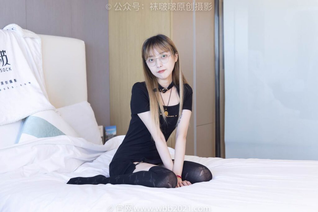 [BoBoSocks襪啵啵]NO.270 稚予-高跟鞋、皮鞋、厚黑絲、黑色大腿棉襪[150P/1V/5.54GB]插圖2