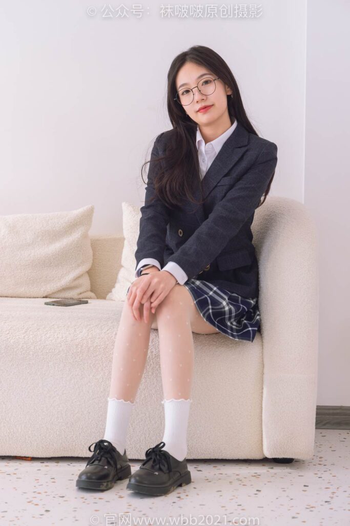 [BoBoSocks襪啵啵]NO.284 小甜豆-短靴、皮鞋、兩雙白棉襪、油亮黑絲、愛心印花白絲[150P/1V/5.89GB]插圖3