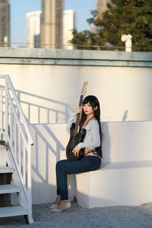 51醬 NO.014 – 吉他牛仔褲[26P/351MB]-無料攝影圈